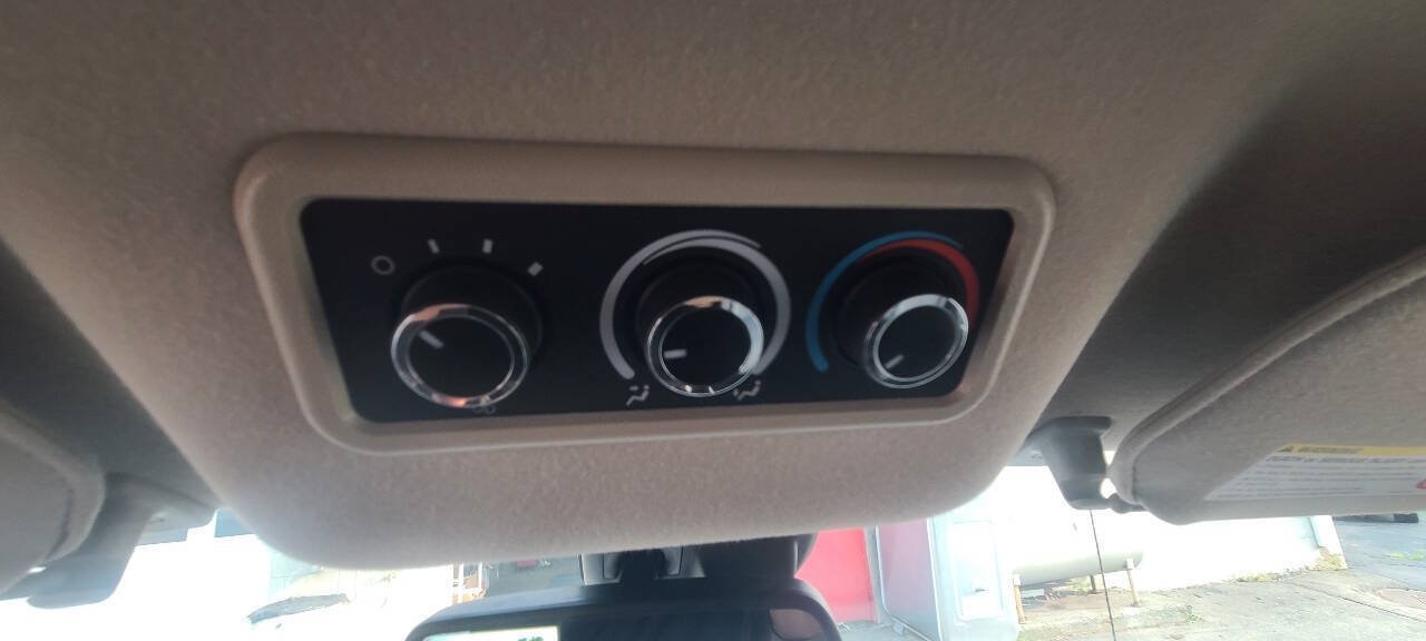 Used 2019 Chevrolet Express 3500 LT w/ LT Preferred Equipment Group RWD image 20