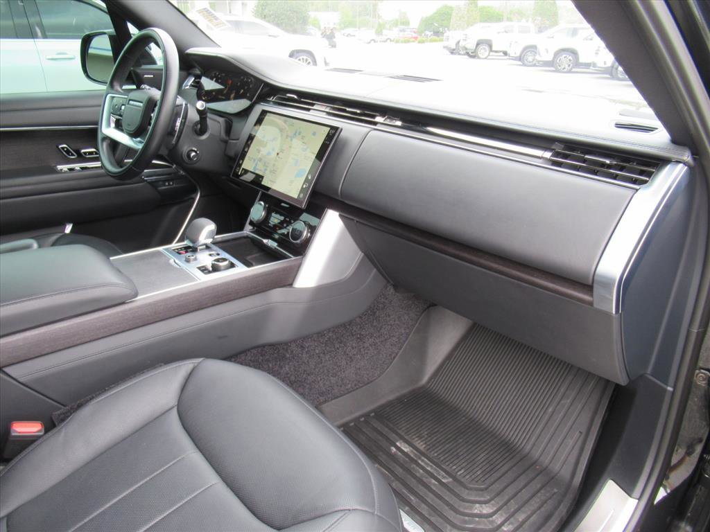 Used 2023 Land Rover Range Rover SE image 11