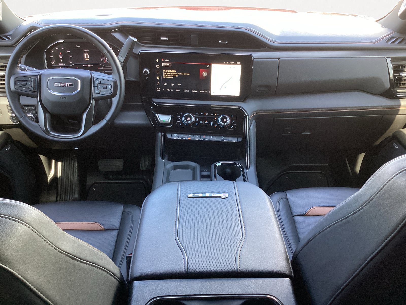 Used 2025 GMC Sierra 2500 AT4 w/ AT4 Premium Plus Package AWD/4WD image 4