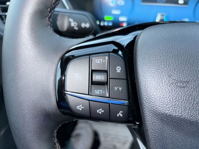 New 2026 Ford Escape SE w/ PHEV Premium Package FWD image 31