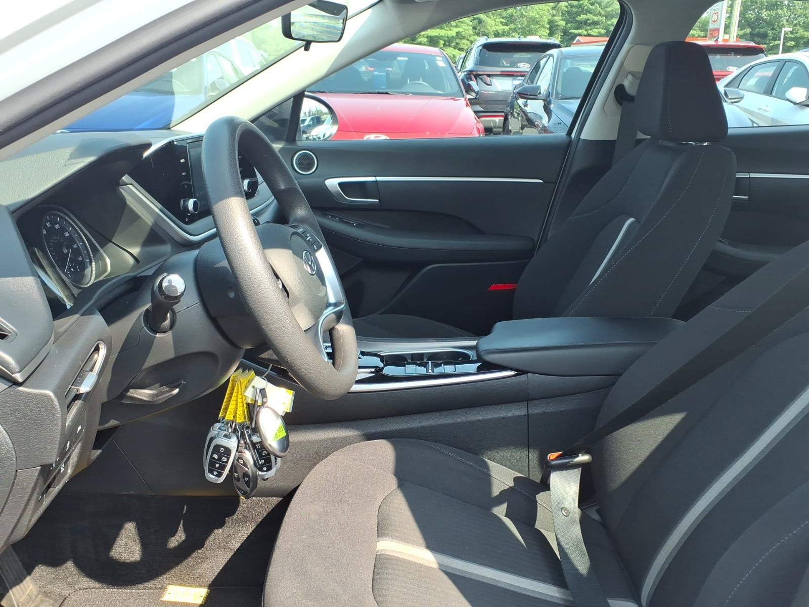 Certified 2023 Hyundai Sonata SE w/ Preferred Accessory Package FWD image 19