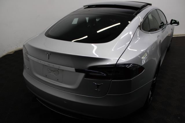Used 2015 Tesla Model S 85 RWD image 7