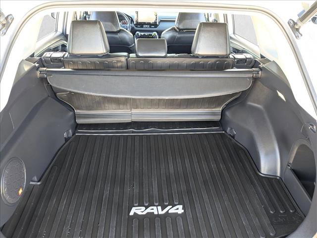 Used 2022 Toyota RAV4 XLE Premium image 6