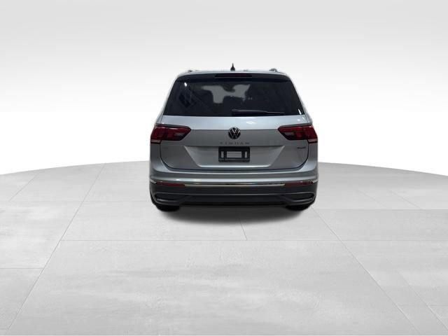Used 2022 Volkswagen Tiguan SE AWD/4WD image 28