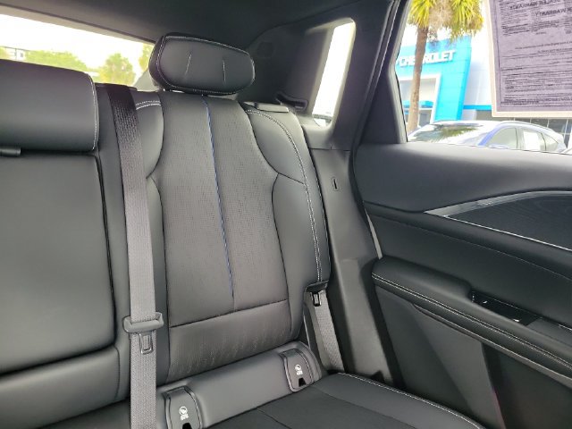 Certified 2024 Cadillac Lyriq Luxury AWD/4WD image 19