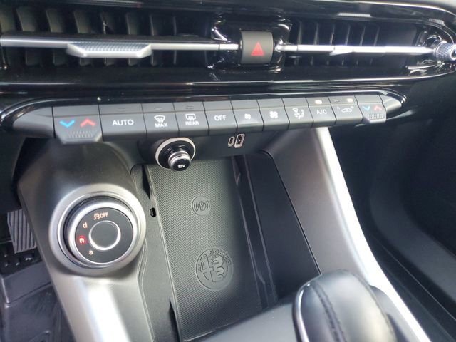 Used 2024 Alfa Romeo Tonale Ti w/ Premium Interior Package image 24