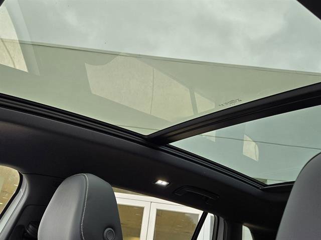 New 2026 Volkswagen Tiguan SE R-Line image 10