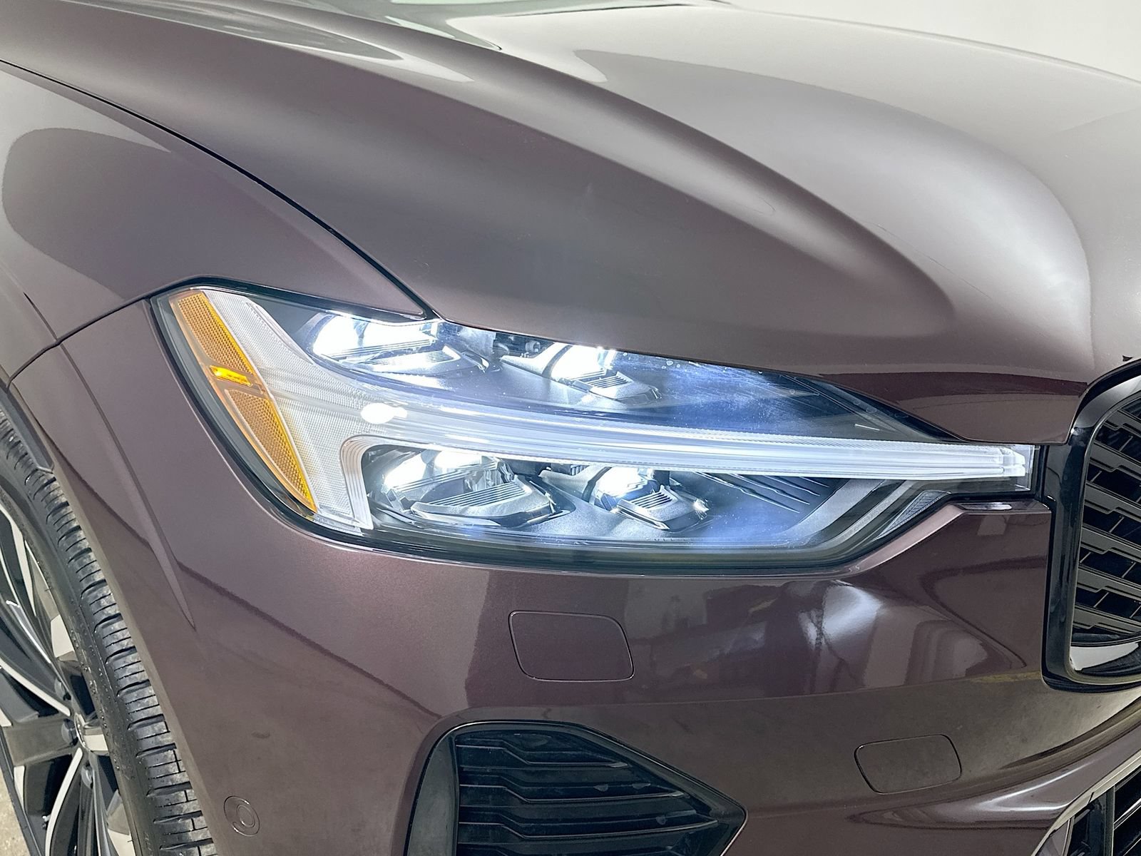 New 2026 Volvo XC60 B5 Ultra w/ Protection Package Premier AWD/4WD image 9