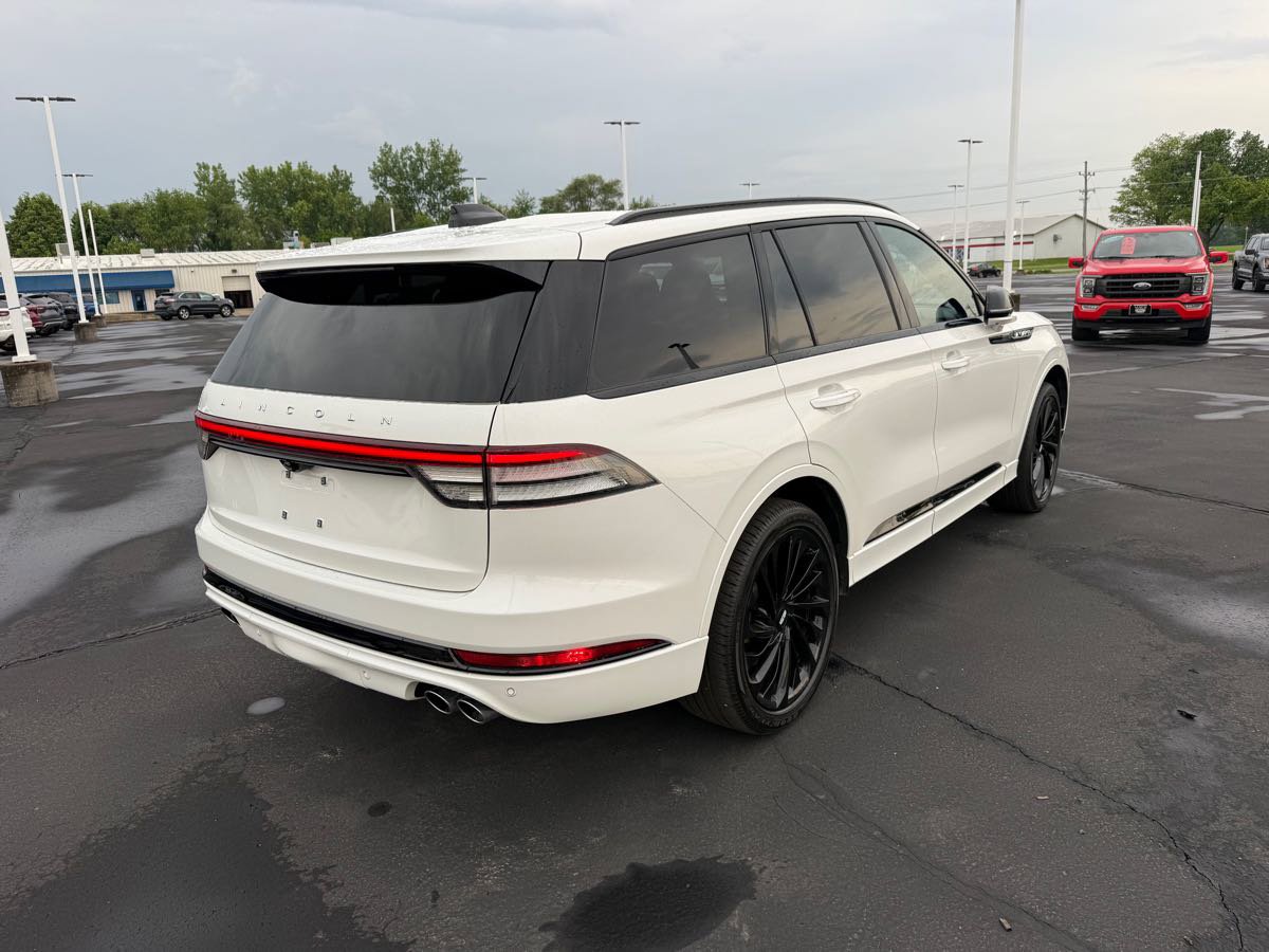 Used 2025 Lincoln Aviator Reserve w/ Equipment Group 201A AWD/4WD image 6