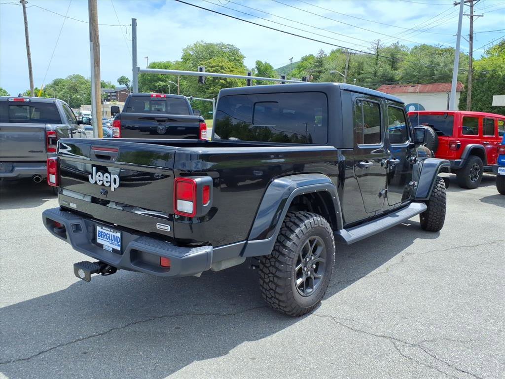 Used 2022 Jeep Gladiator Overland w/ Popular Equipment Package AWD/4WD image 4