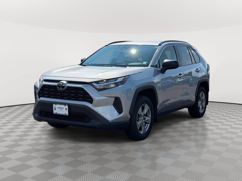 Used 2025 Toyota RAV4 LE AWD/4WD image 3