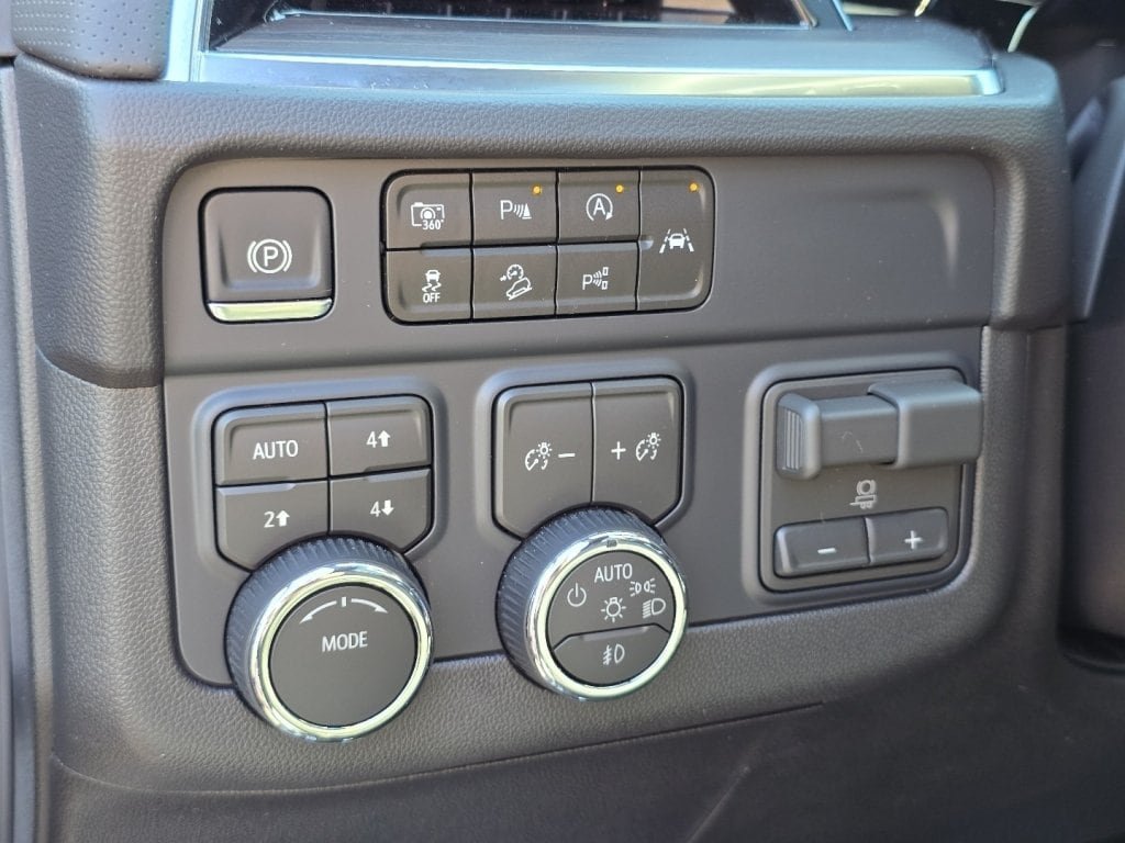 New 2026 Chevrolet Suburban Premier AWD/4WD image 7