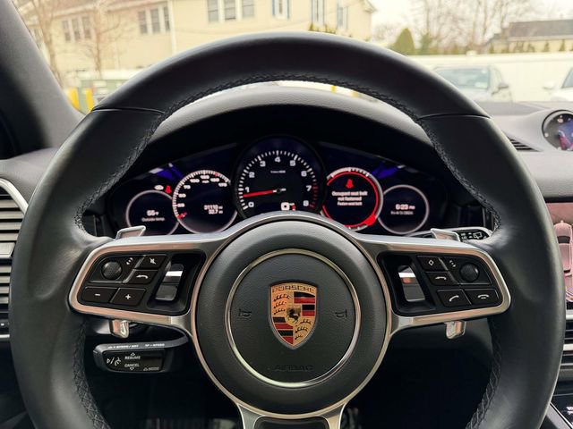 Certified 2023 Porsche Cayenne Platinum Edition image 29
