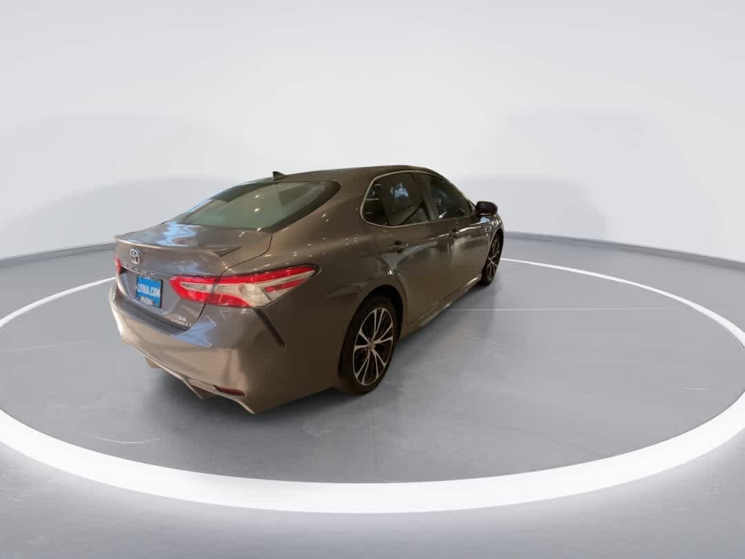 Used 2020 Toyota Camry SE w/ Carpet Mat Package FWD image 8