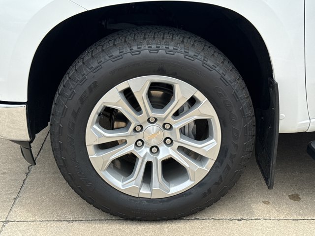 Used 2024 Chevrolet Silverado 1500 LTZ w/ Z71 Off-Road Package AWD/4WD image 14