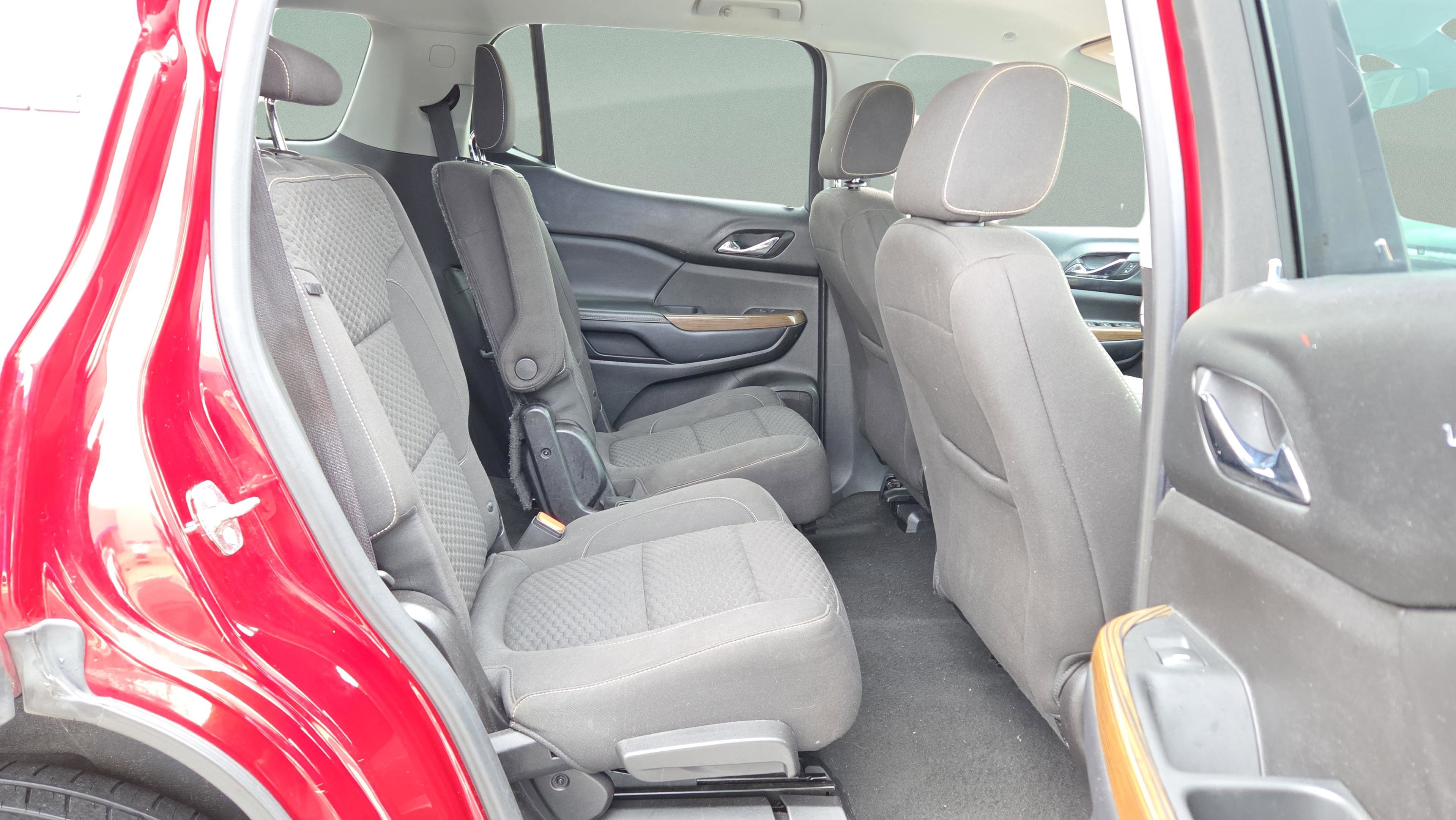 Used 2018 GMC Acadia SLE image 18