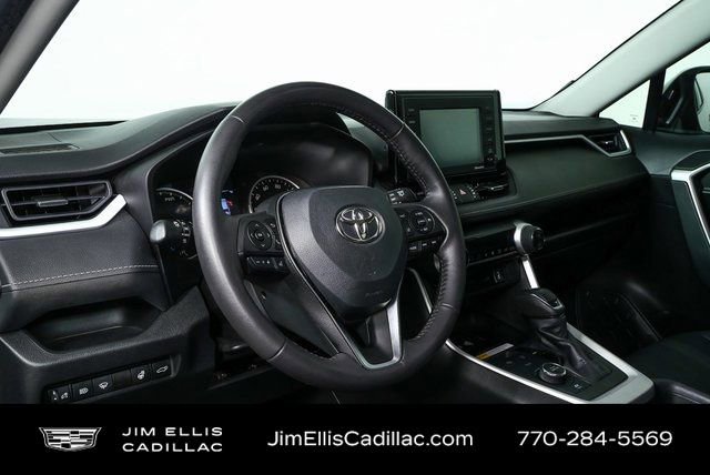 Used 2022 Toyota RAV4 XLE Premium image 4