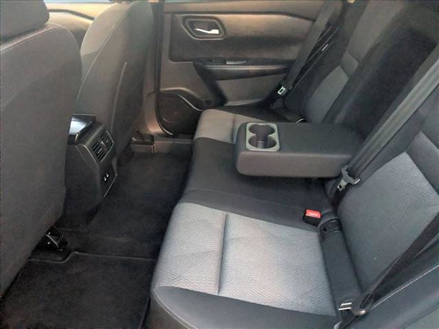 Used 2024 Nissan Rogue SV image 17