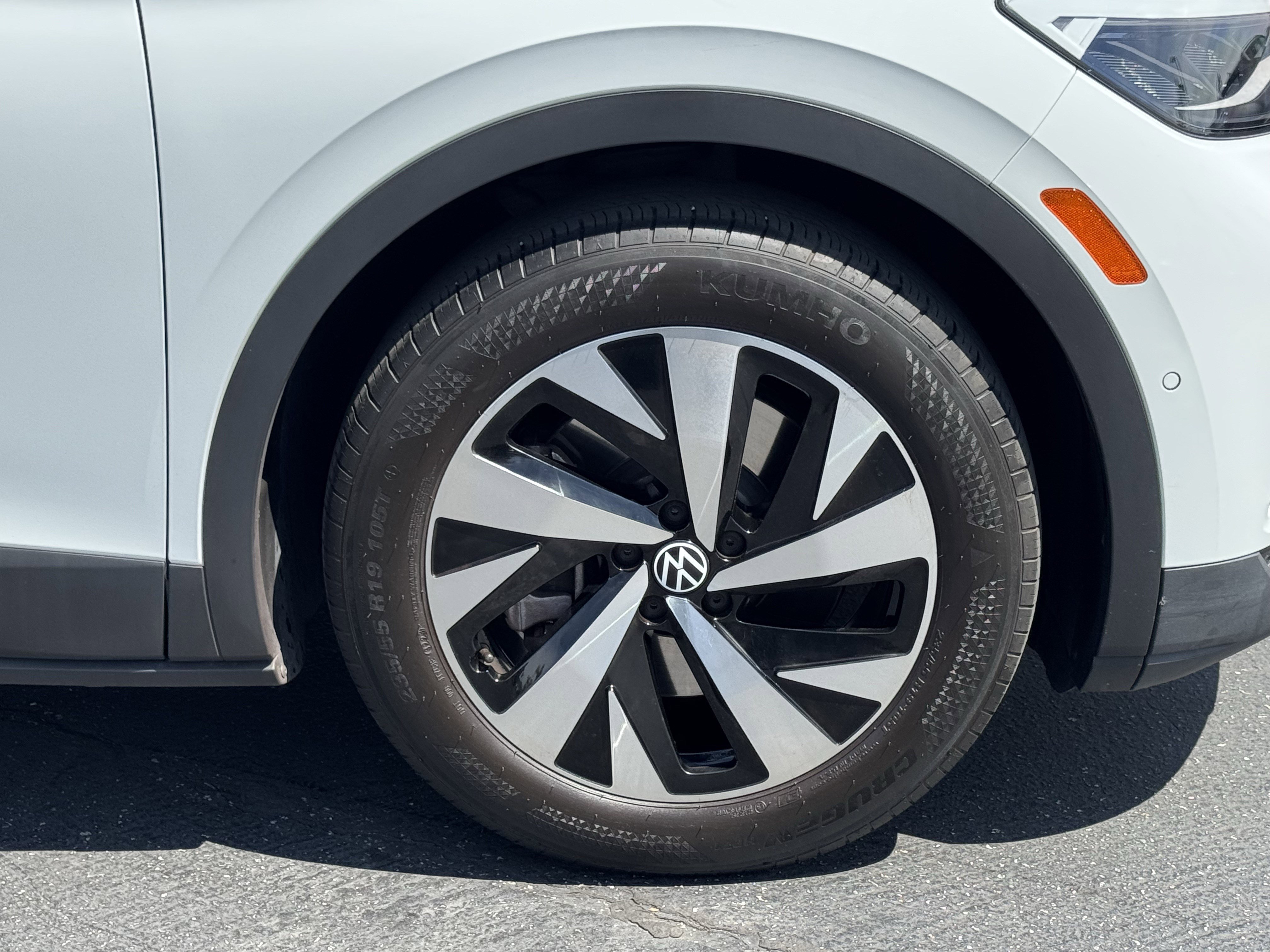 Used 2023 Volkswagen ID.4 2WD image 12