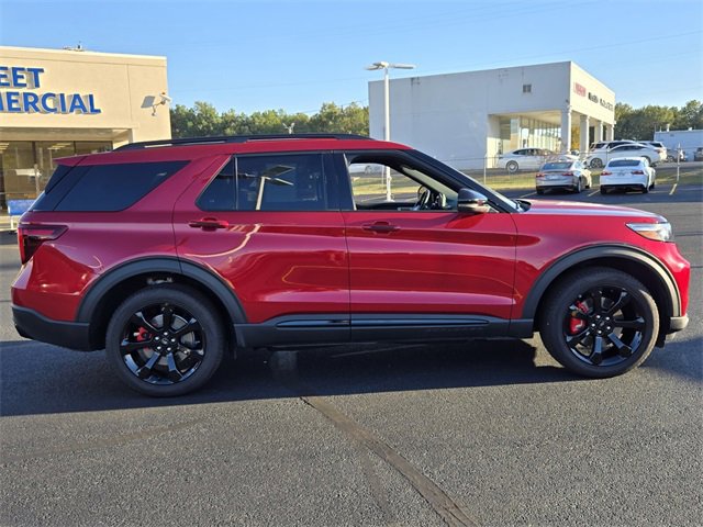 Used 2024 Ford Explorer ST w/ Equipment Group 401A image 2