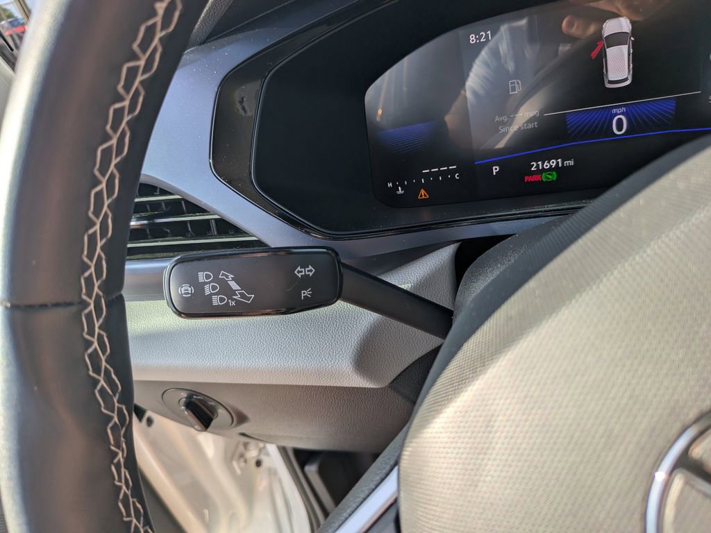 Certified 2023 Volkswagen Taos SE w/ Black Wheel Package FWD image 28