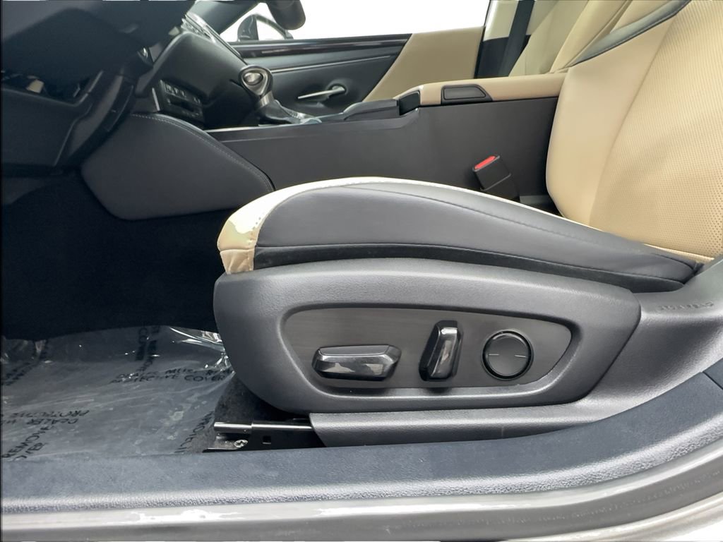 Used 2020 Lexus ES 350 w/ Premium Package image 26