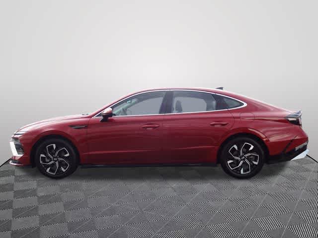 Used 2024 Hyundai Sonata SEL FWD image 2
