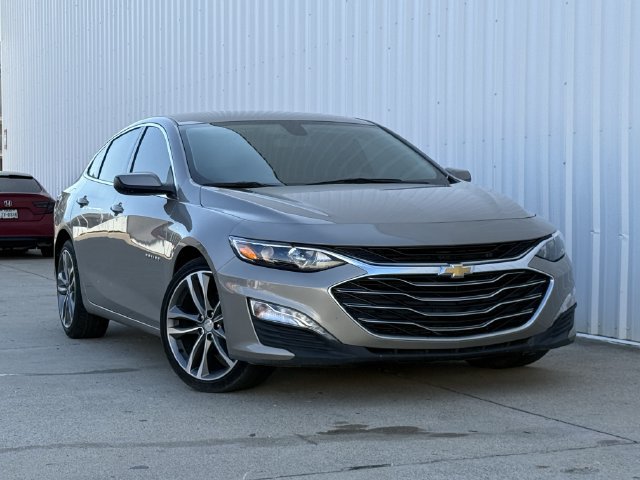 Used 2022 Chevrolet Malibu LT FWD image 2