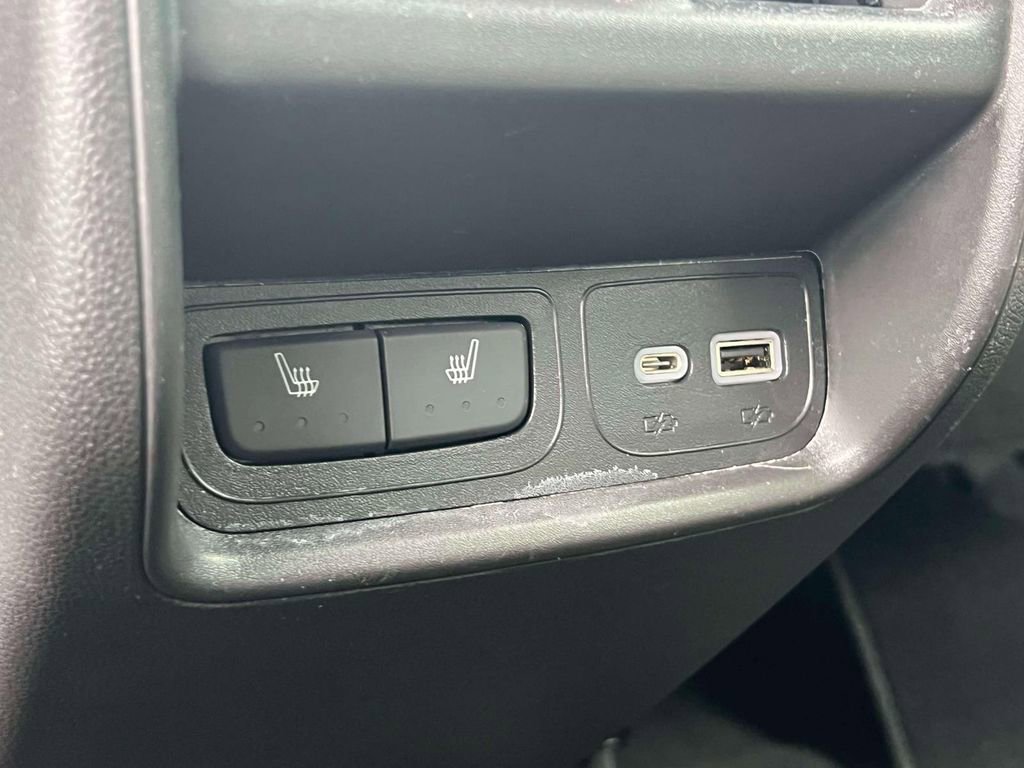Used 2023 Cadillac XT4 Luxury w/ Cold Weather Package FWD image 14