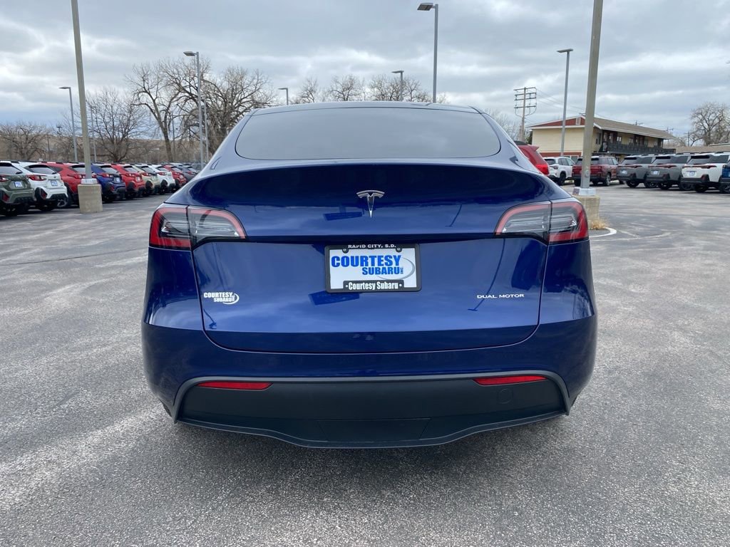 Used 2024 Tesla Model Y Long Range AWD/4WD image 6