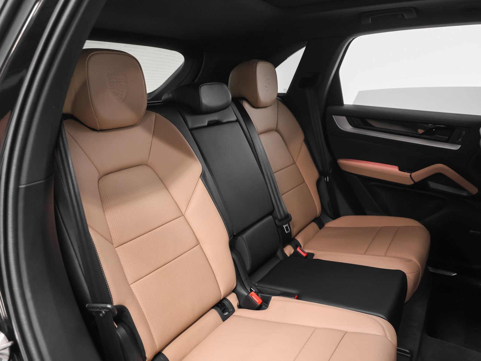 Certified 2025 Porsche Cayenne image 23