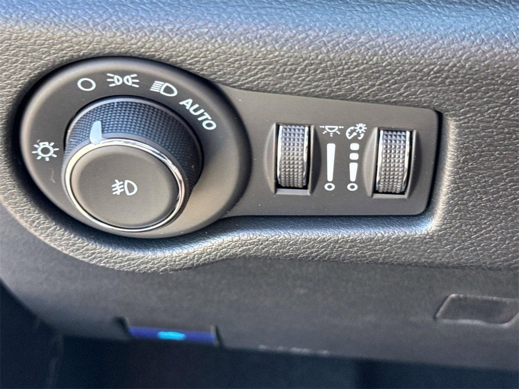 New 2026 Chrysler Pacifica Select image 26