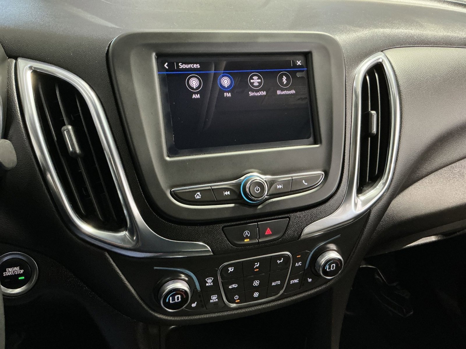 Used 2023 Chevrolet Equinox LT image 26