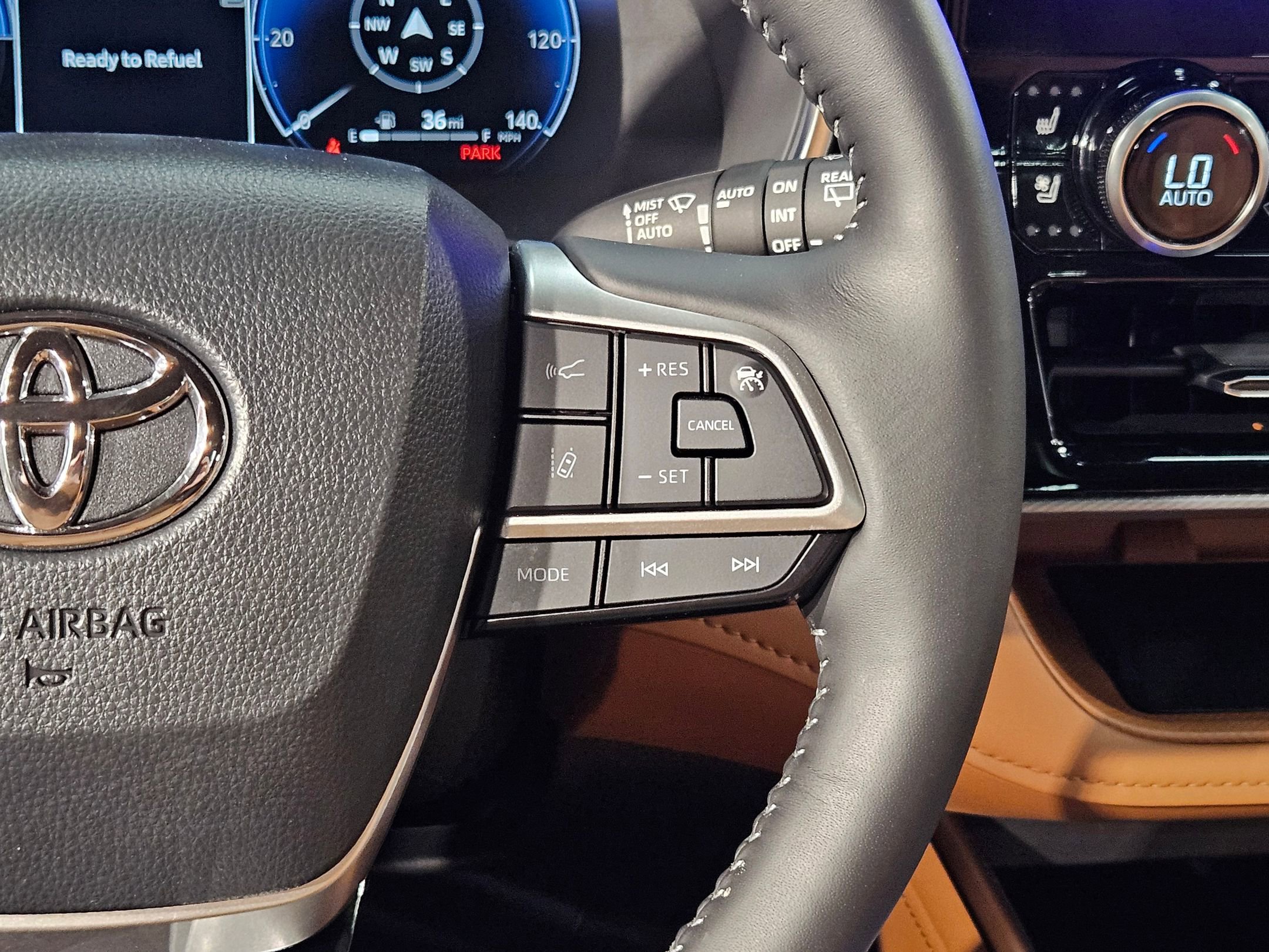 Certified 2025 Toyota Highlander Platinum image 29