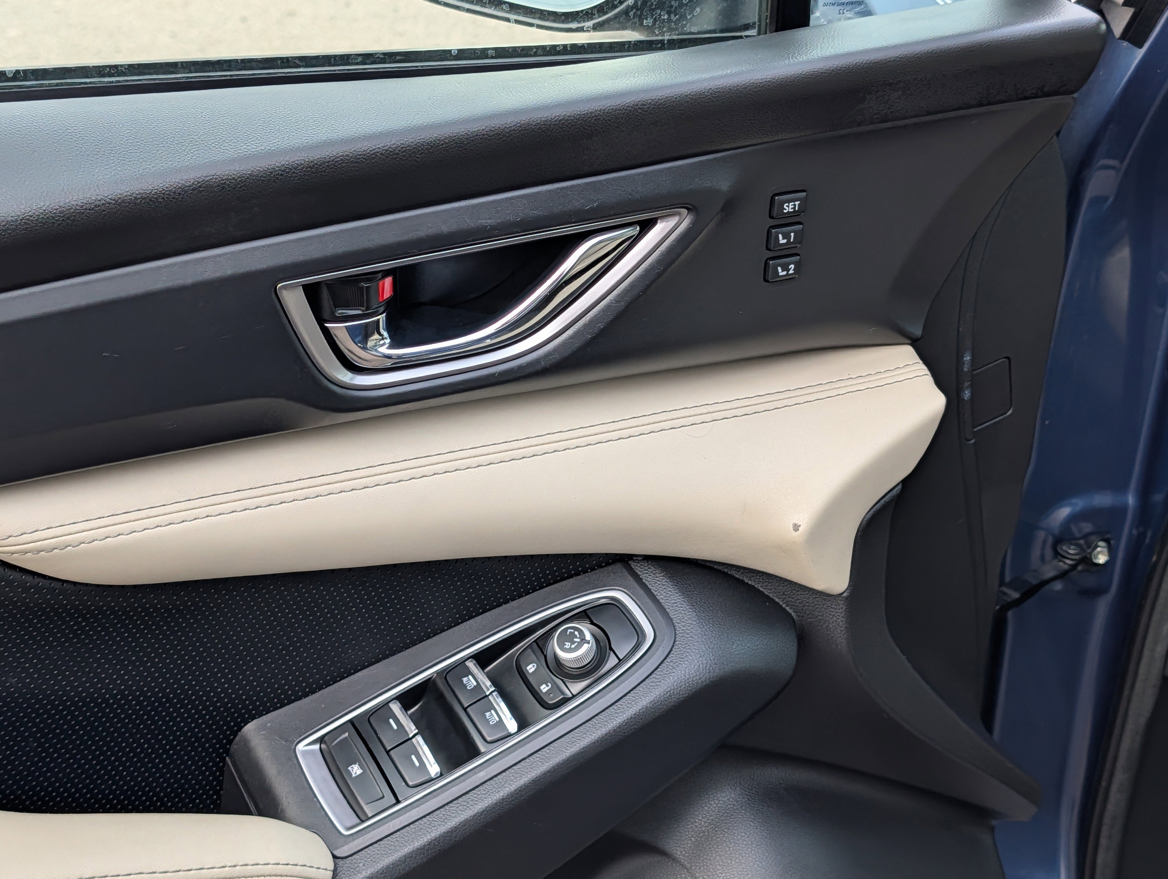 Used 2022 Subaru Ascent Limited w/ Technology Package image 21