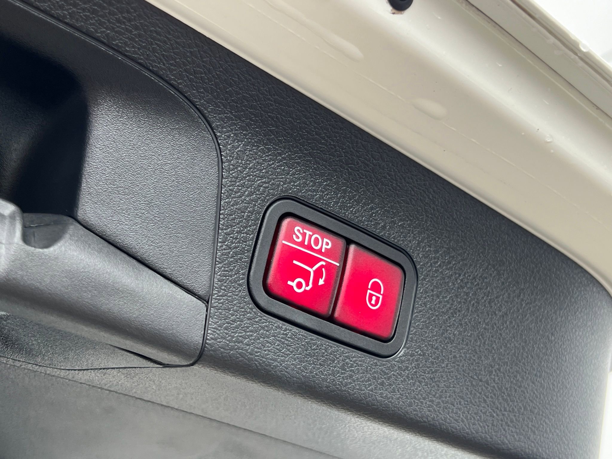 Used 2024 Mercedes-Benz GLS 450 4MATIC image 22