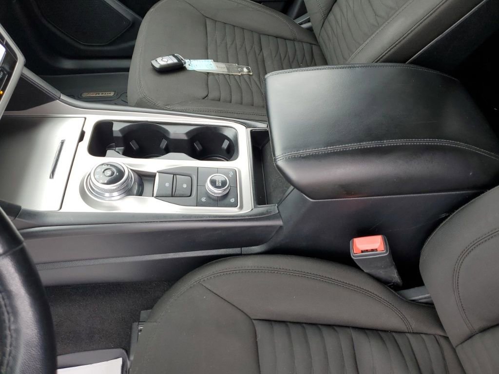 Used 2020 Ford Explorer XLT w/ Comfort Package image 22
