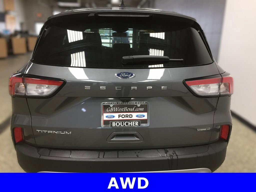 Certified 2022 Ford Escape Titanium image 5