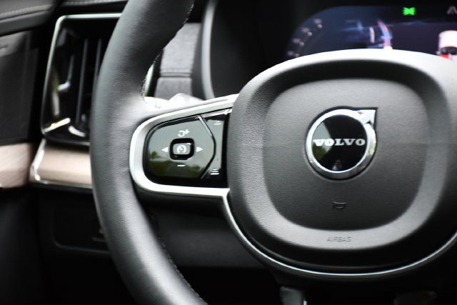 New 2026 Volvo XC90 B6 Plus w/ Protection Package Premier AWD/4WD image 23