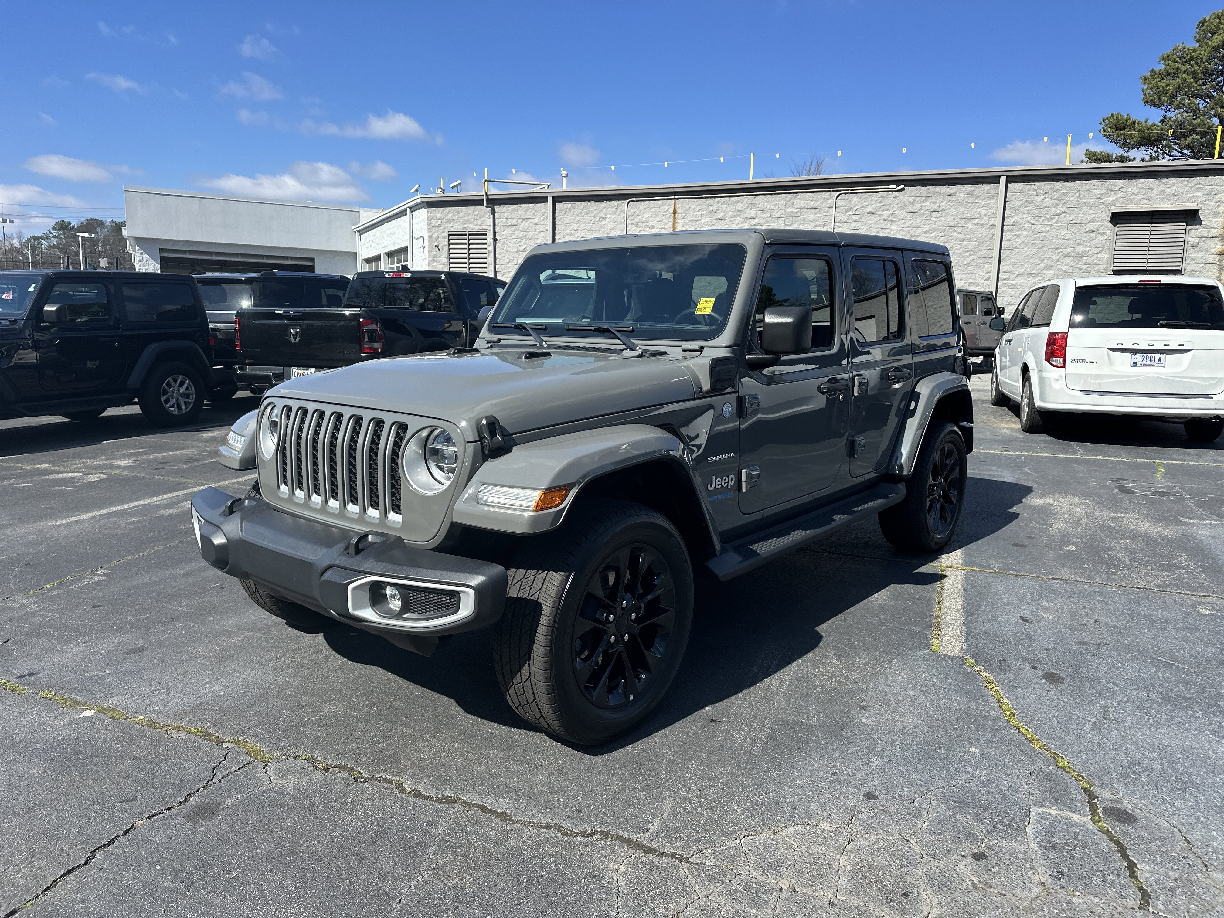 Used 2021 Jeep Wrangler Unlimited Sahara w/ Cold Weather Group image 5