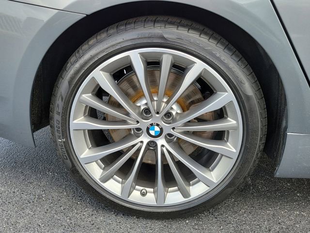 Used 2023 BMW 540i w/ Premium Package image 7