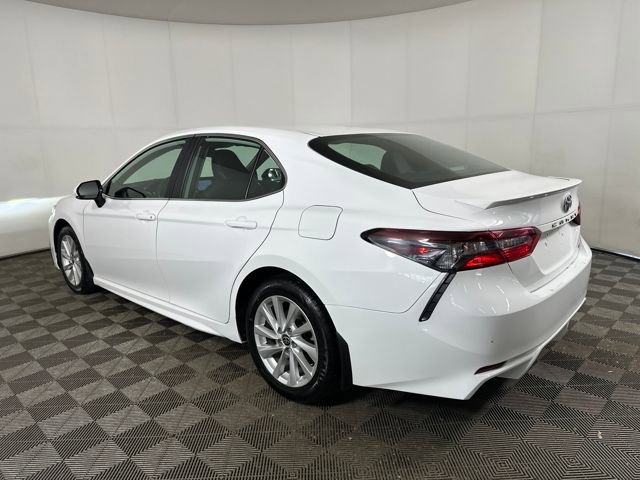 Used 2024 Toyota Camry SE image 5