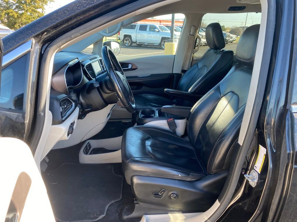 Used 2019 Chrysler Pacifica Limited w/ Advanced Safetytec Group image 6