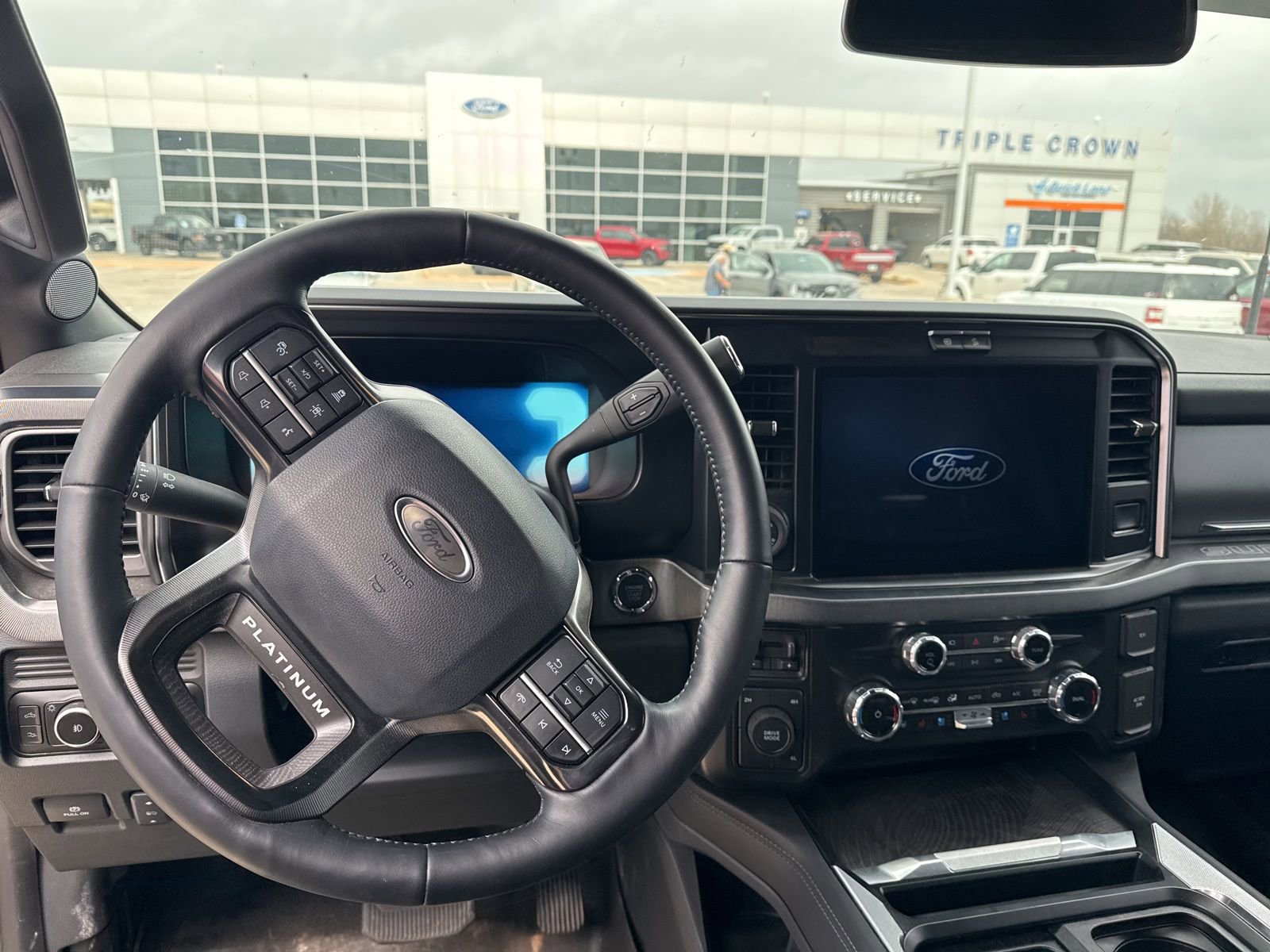 Used 2025 Ford F350 Platinum image 13