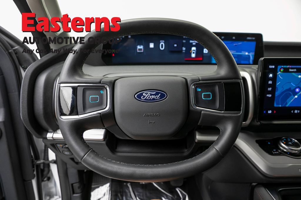 Used 2025 Ford Expedition Active AWD/4WD image 10