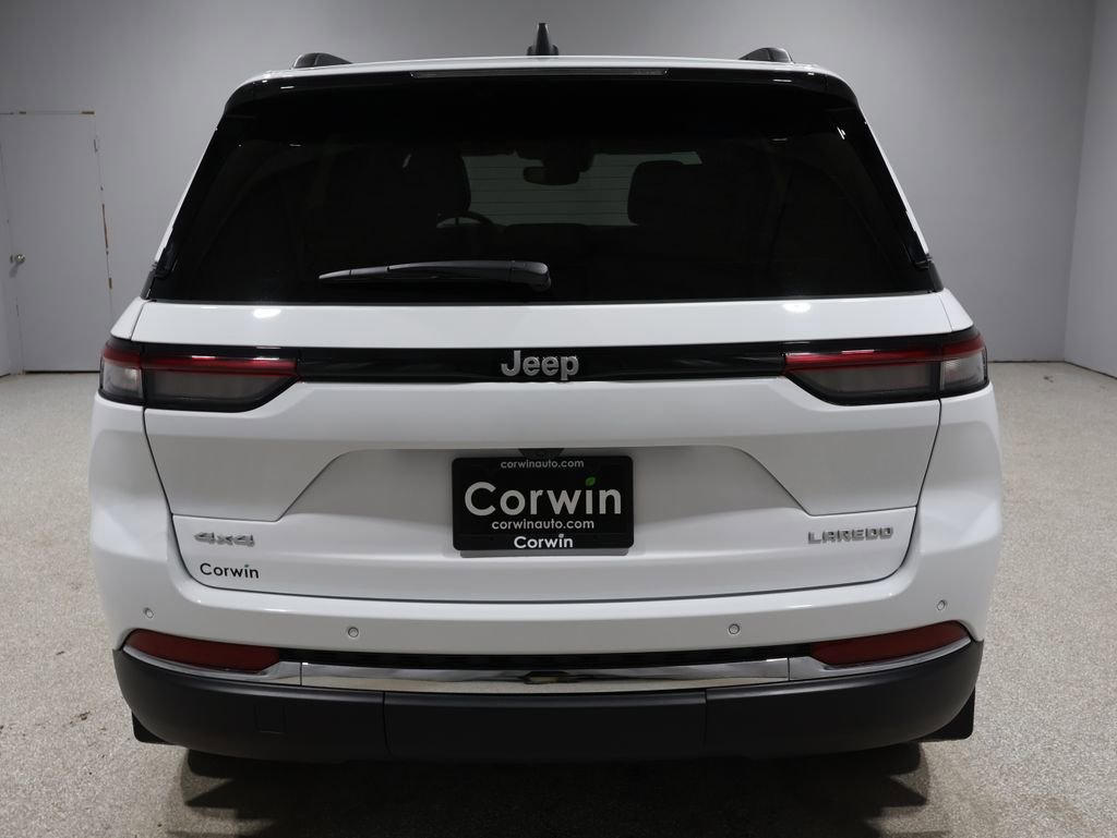 Used 2025 Jeep Grand Cherokee Laredo w/ Luxury Tech Group I image 3