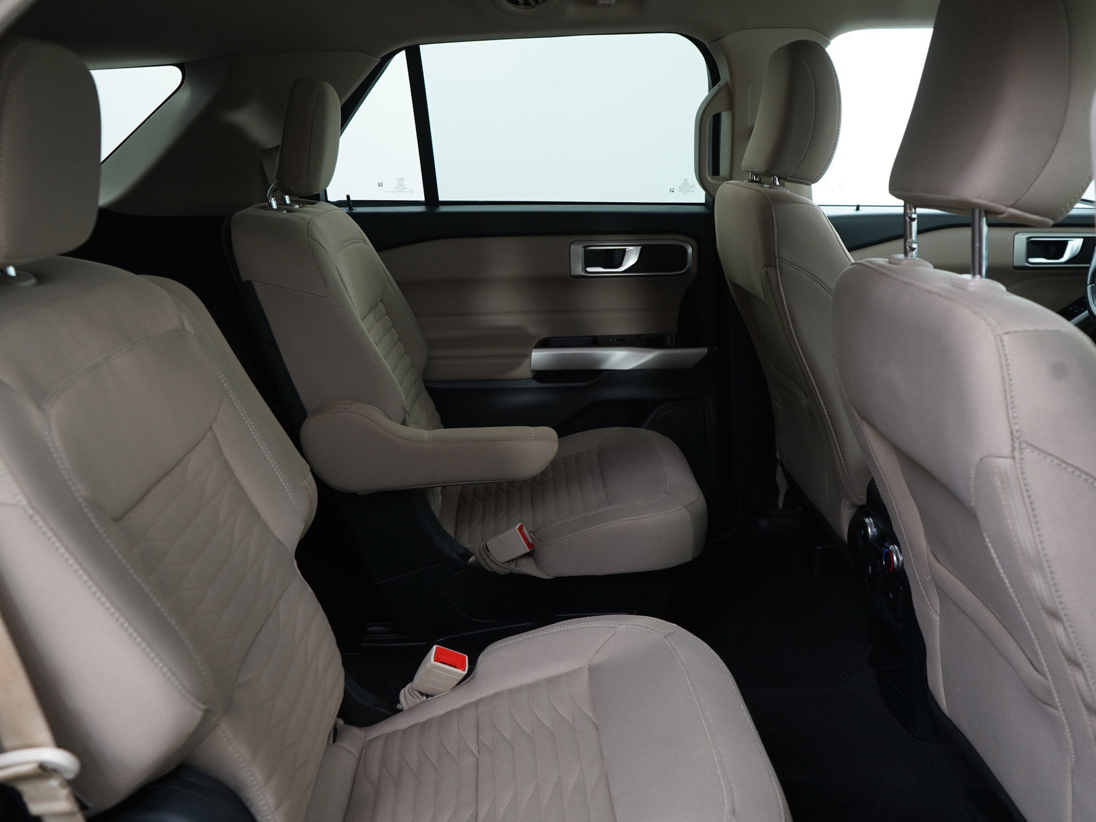Used 2021 Ford Explorer XLT image 12
