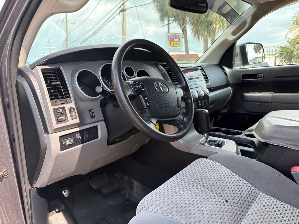 Used 2013 Toyota Tundra 4x4 CrewMax w/ Tow Pkg image 8