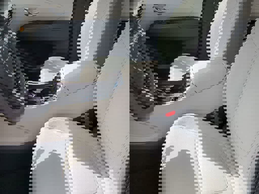 New 2026 Hyundai Tucson SE image 17