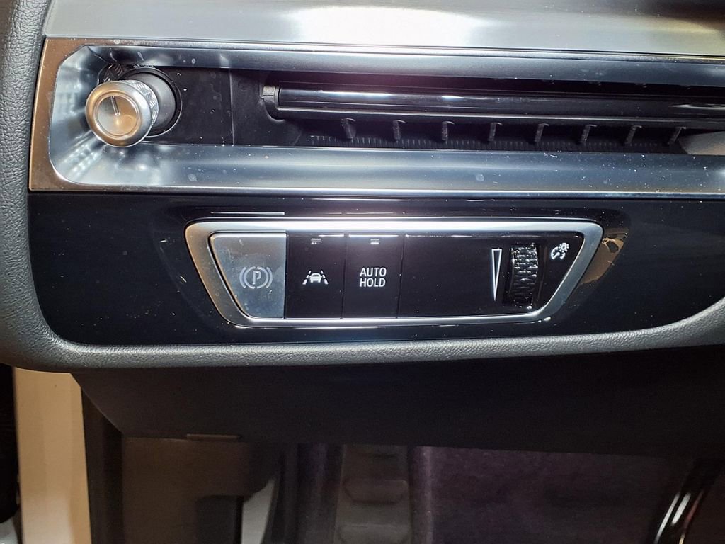 New 2026 Cadillac Lyriq Premium Luxury AWD/4WD image 17